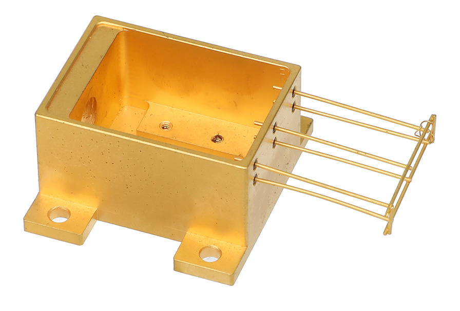 Serviço de chapeamento de ouro de peças de torneamento CNC para componentes a laser